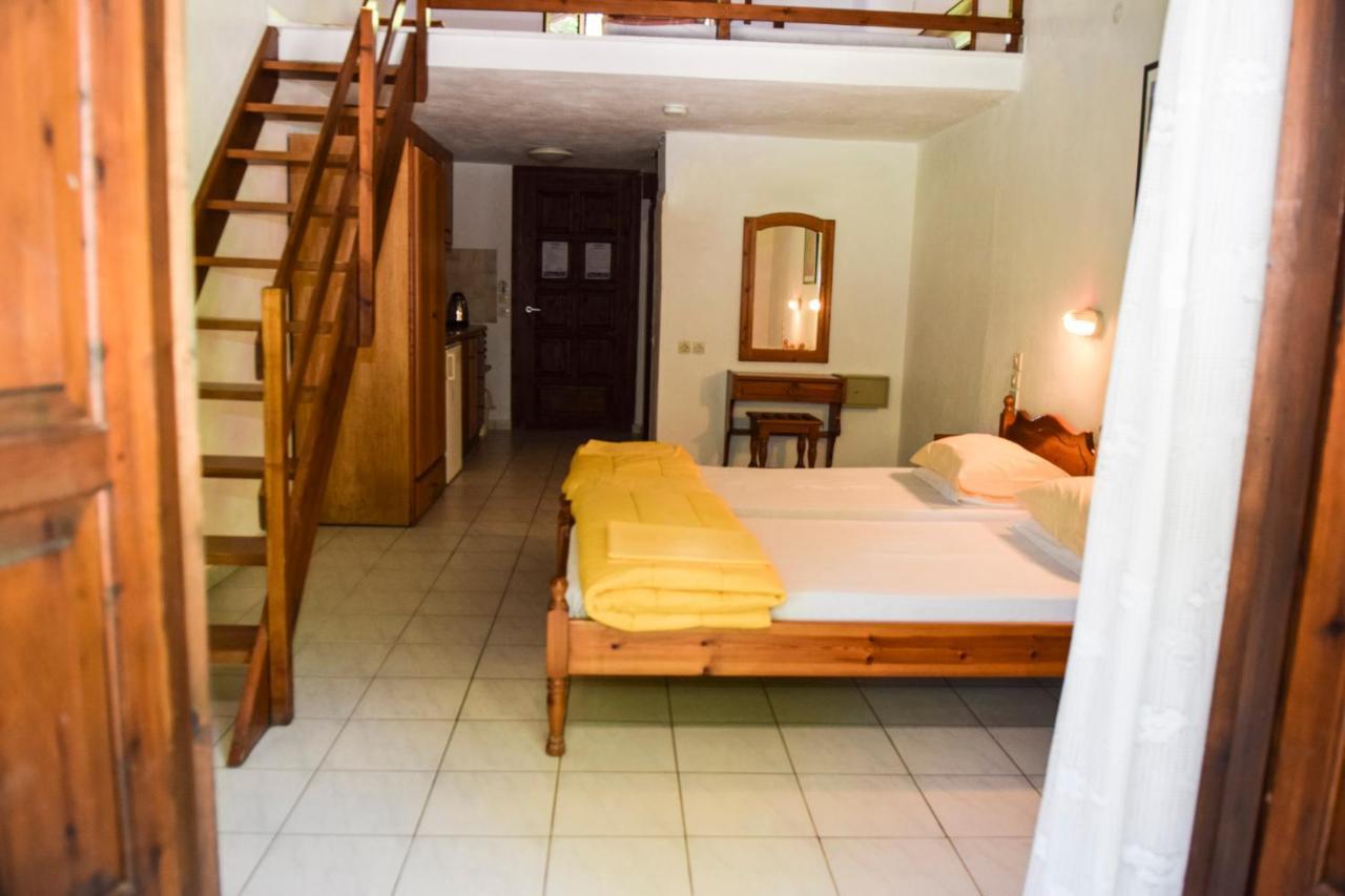 Amalia Apartments Koukounaries Eksteriør billede